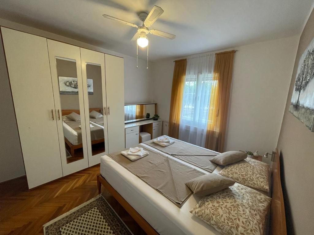 Apartman Pčelica Apartment Pula Exterior foto