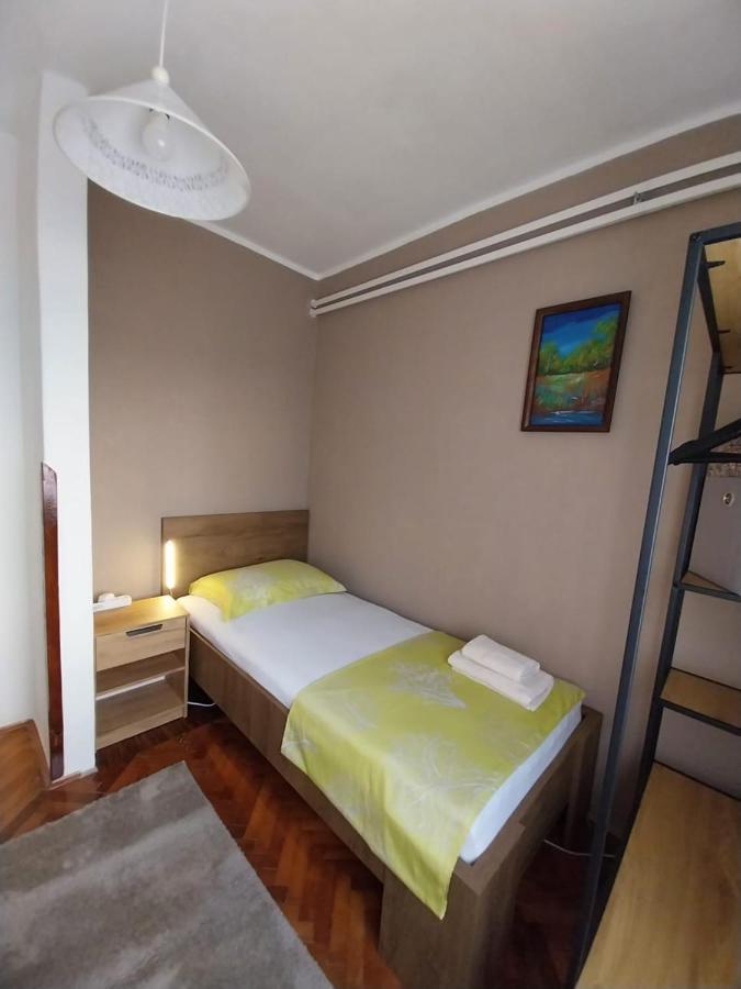 Apartman Pčelica Apartment Pula Exterior foto